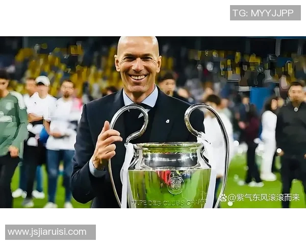 足球天才侯哥崛起之路:从街头少年到全球瞩目球星的传奇故事 足球天才侯哥崛起之路:从街头少年到全球瞩目球星的传奇故事