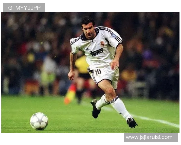 退役后依然魅力四射的足球球星谁最帅引发热议 退役后依然魅力四射的足球球星谁最帅引发热议